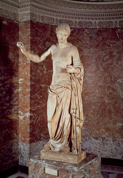 La Venere di Arles, copia romana di un originale greco, c.30 a.C.-14 d.C. da Praxiteles